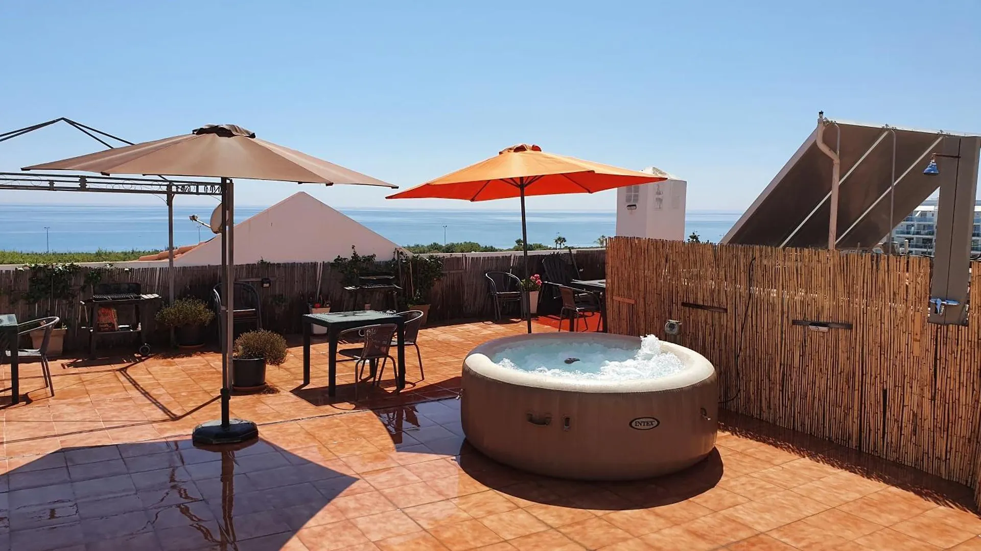Apartment Mit Whirlpool Und Gemeinschaftsterrasse Torrox