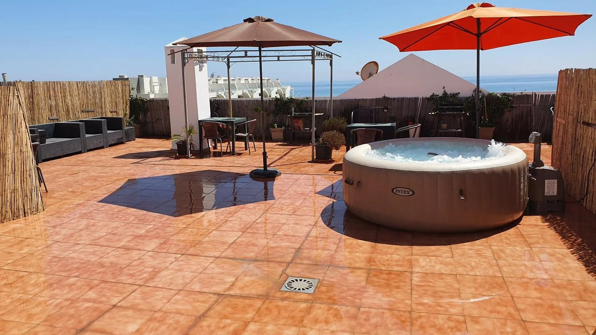 Apartment Mit Whirlpool Und Gemeinschaftsterrasse Torrox