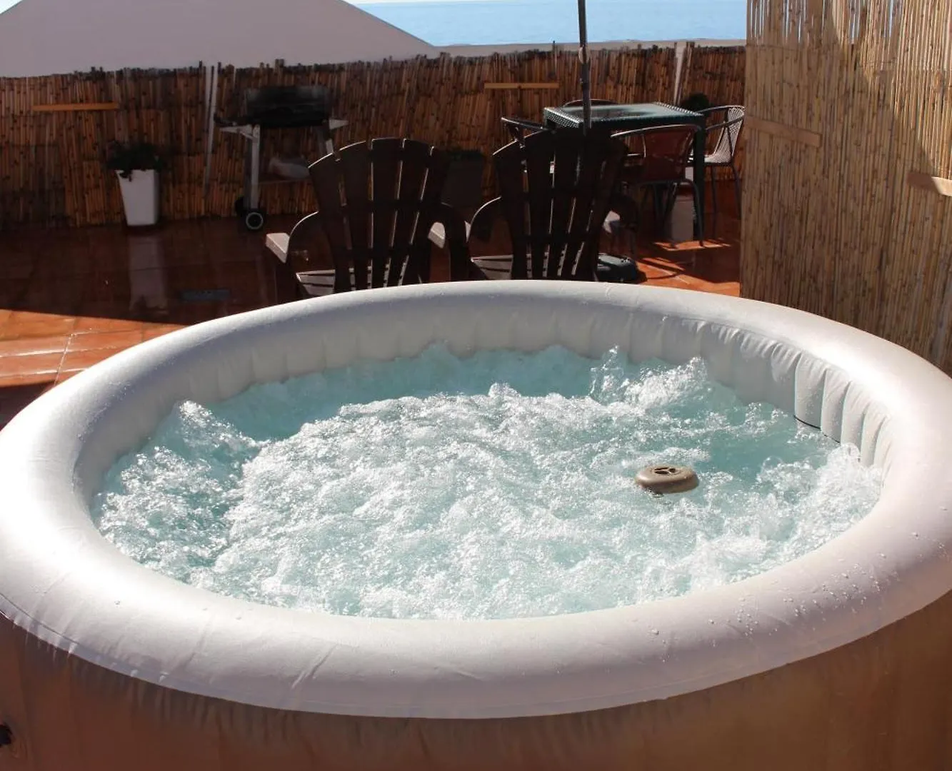 Apartment Mit Whirlpool Und Gemeinschaftsterrasse トロクス・コスタ スペイン